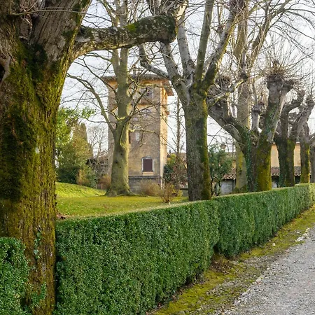 - D'altri Tempi Accanto Al Golf *